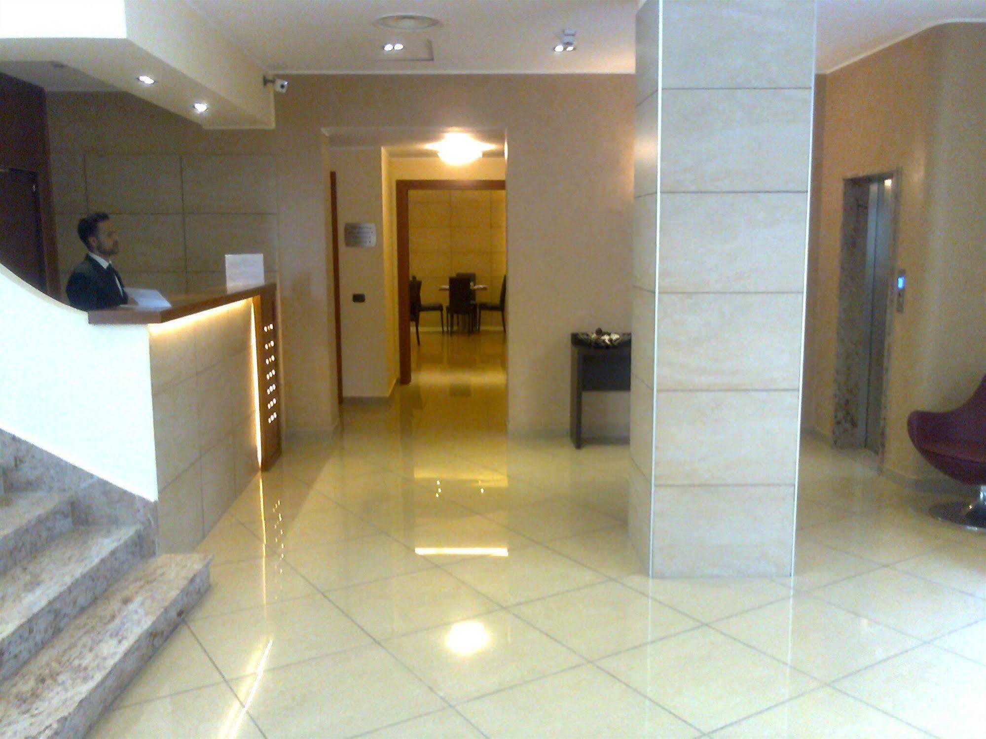 Hotel Tiempo Napoli Bagian luar foto